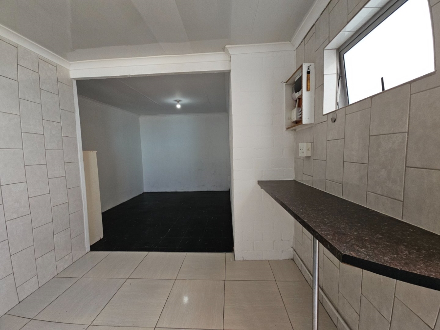 To Let 1 Bedroom Property for Rent in Westgate Western Cape